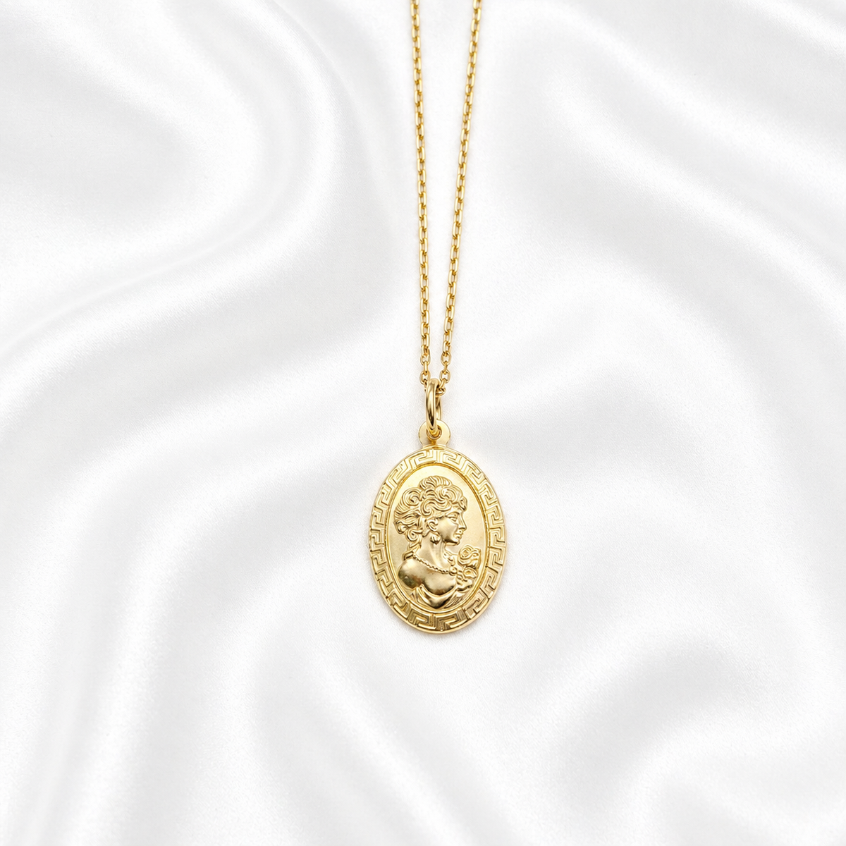 Queen's Design - 18k Gold - image 1
