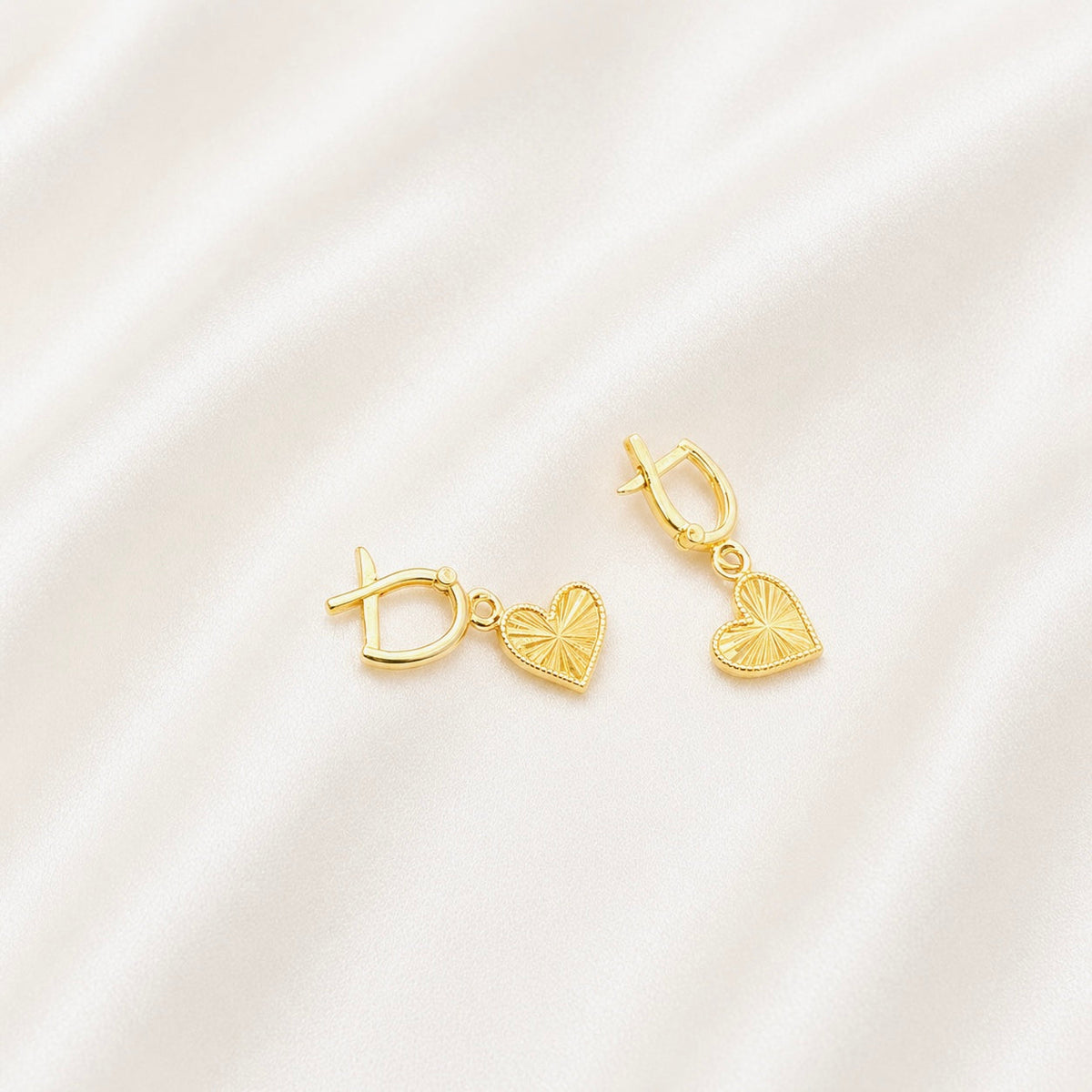 Heart Gold Earring - 21k - image 2
