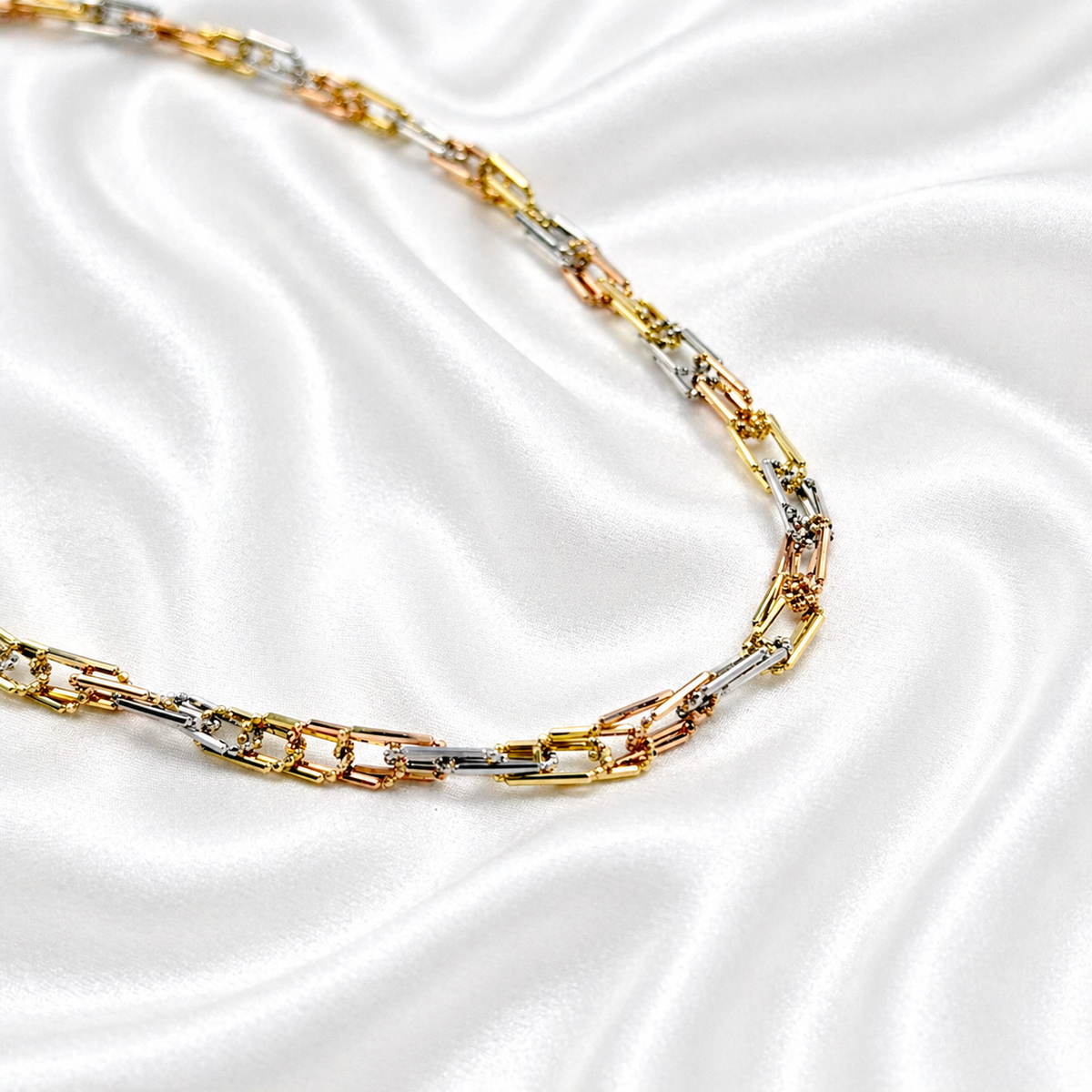 Exclusive Design - 18k Gold - image 2
