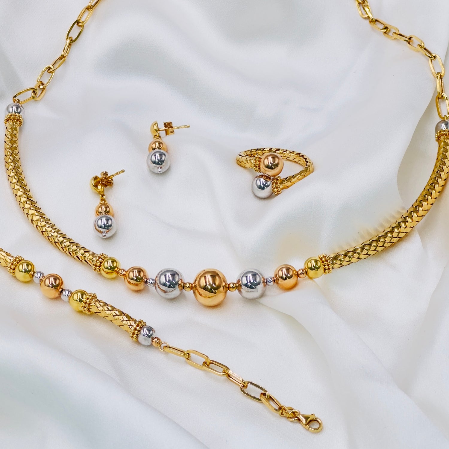 The Tricolor Harmony – 18K Gold