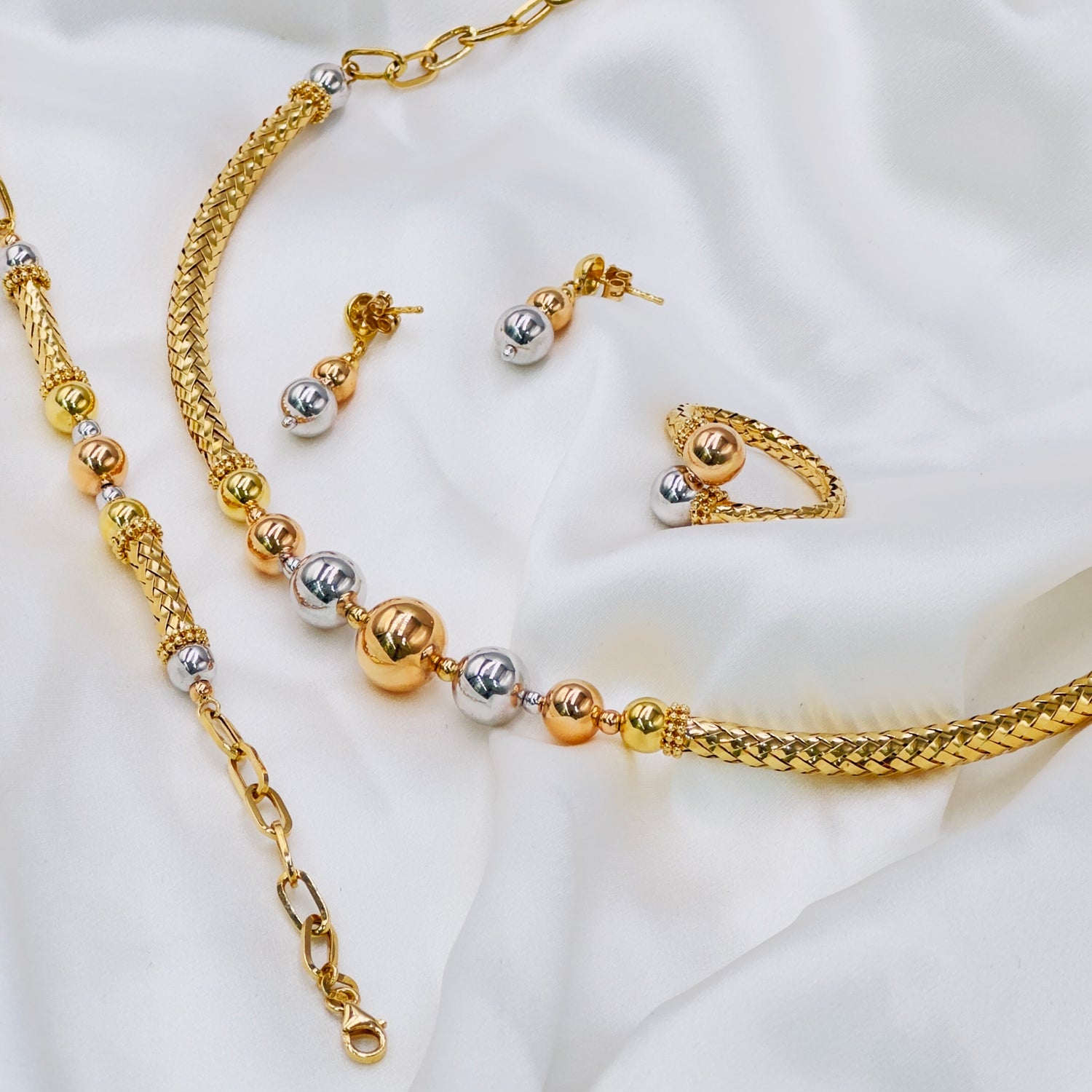 The Tricolor Harmony – 18K Gold