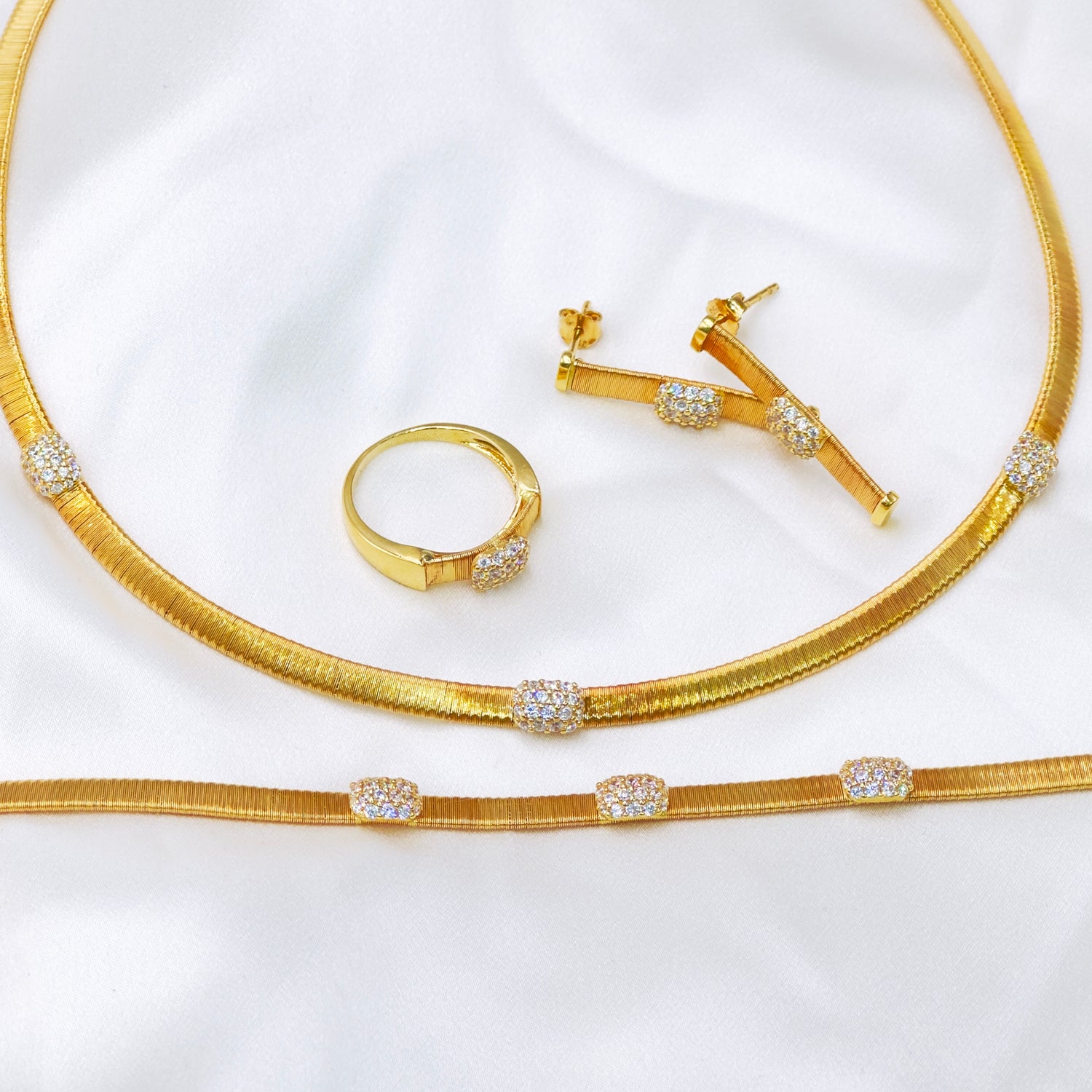 The Teardrop – 18k Full Set of Arabic Design Gold