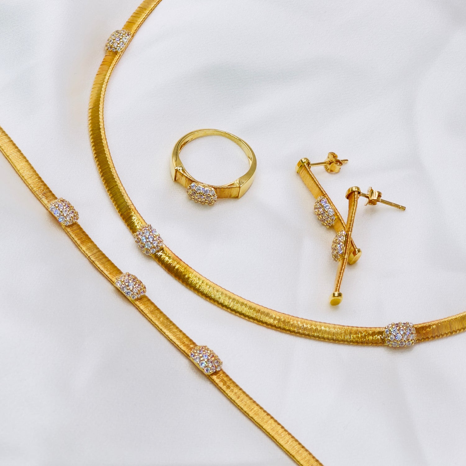 The Teardrop – 18k Full Set of Arabic Design Gold